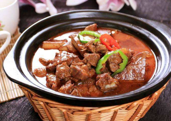 炖牛肉到底放红茶还是绿茶