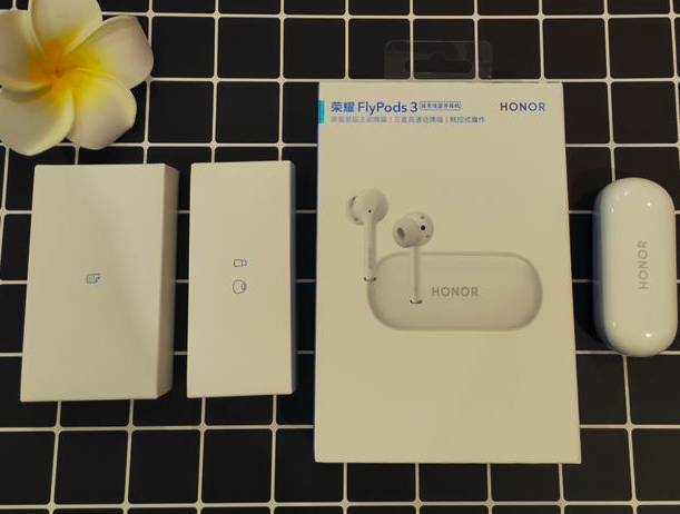 这款耳机不输AirPods 荣耀FlyPods 3真无线蓝牙耳机上手测评