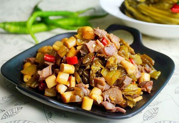 舀一勺老坛酸菜这爽掉牙的食谱喝光啤酒吃光饭