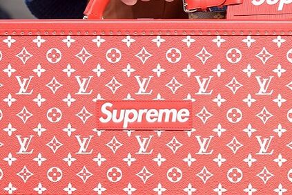 LV果真在2017秋冬男装新秀中和Supreme联袂了