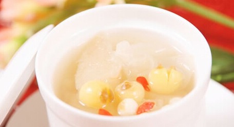 老少皆宜又营养丰富秋季银耳最适宜最滋补
