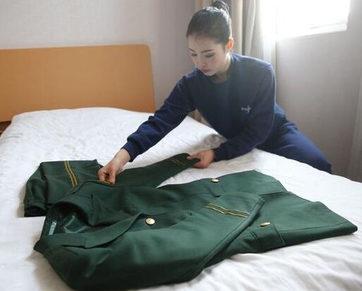 青岛女孩退伍后考空姐为穿制服减掉十几斤