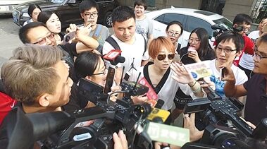 王宝强要马蓉“交出”儿女：不要耽误开学