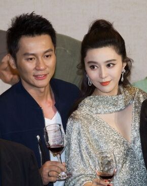 李晨被曝出身军人家庭身家数亿拥多辆豪车
