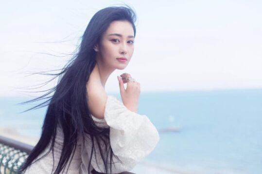 红毯无范爷张馨予称女王