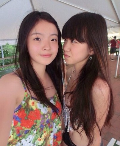 王中磊17岁女儿私房照曝光 大长腿吸睛