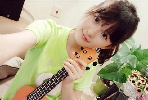 南大校花走红网络：甜美如精灵